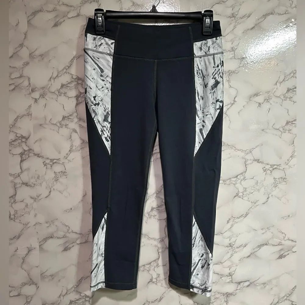 Athleta Womens Athletic Leggings Size S Cropped Marble Gray White